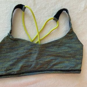 Lululemon sports bra